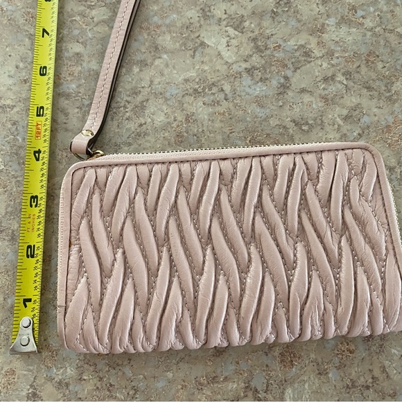 COACH blush color zip around wristlet wallet.  Like new! - Picture 5 of 6